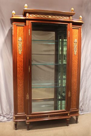 A François Linke Early 20th Century Louis XVI Style Gilt Bronze Mounted Parquetry Vitrine