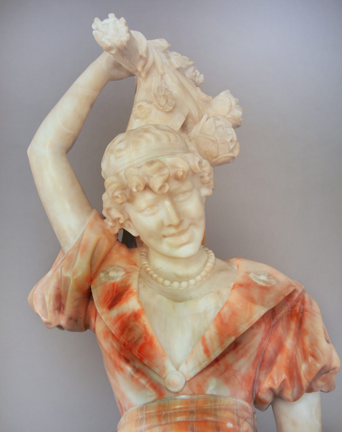 Lot 462 - AN ITALIAN CARVED ALABASTER FIGURE OF THE