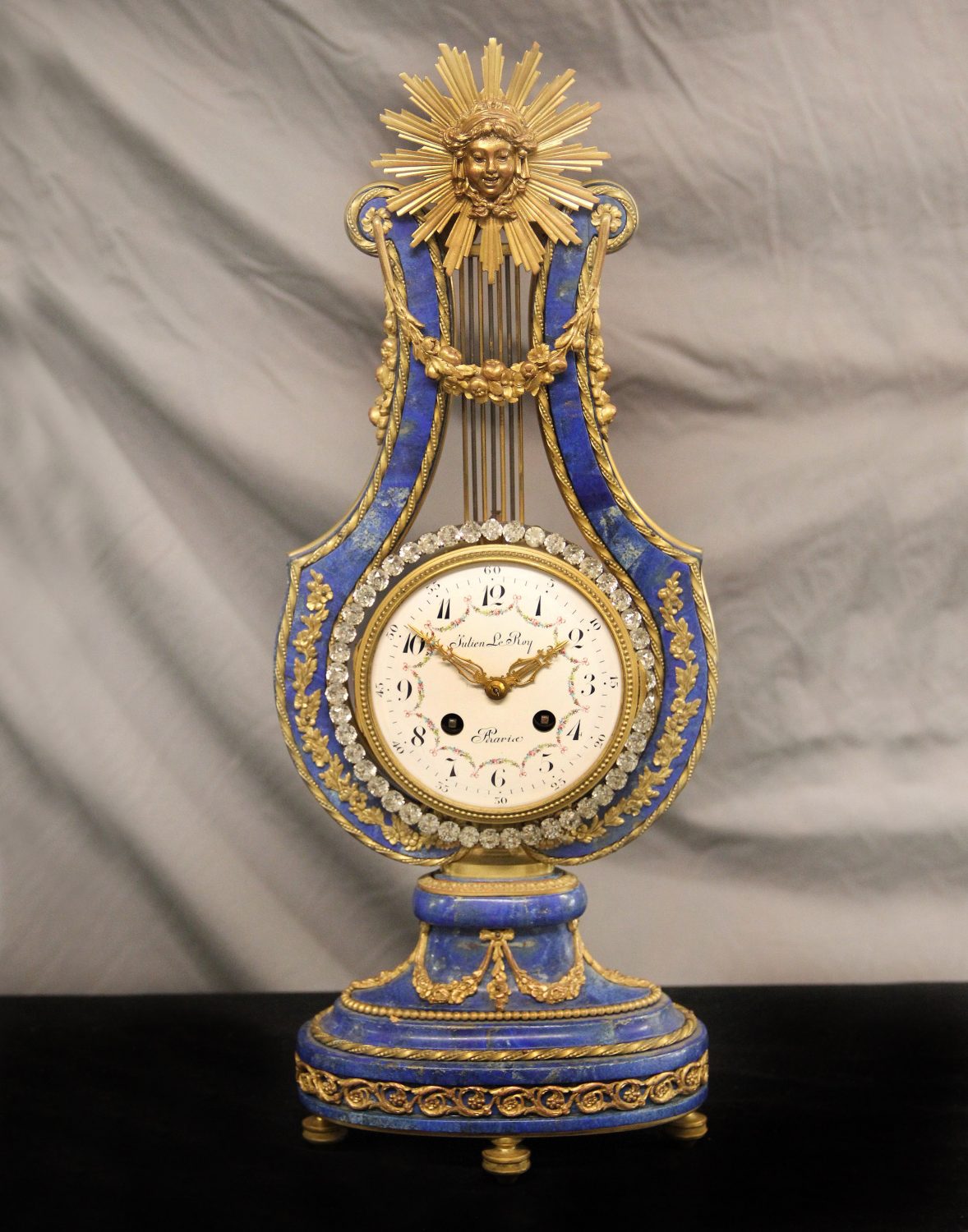 A Louis-Philippe gilt-bronze and crystal-cut mantel clock, circa 1840, Pendule en cristal taillé et bronze doré d'époque Louis-Philippe, vers 1840, Design 17/20: Furniture and Works of Art, 2023