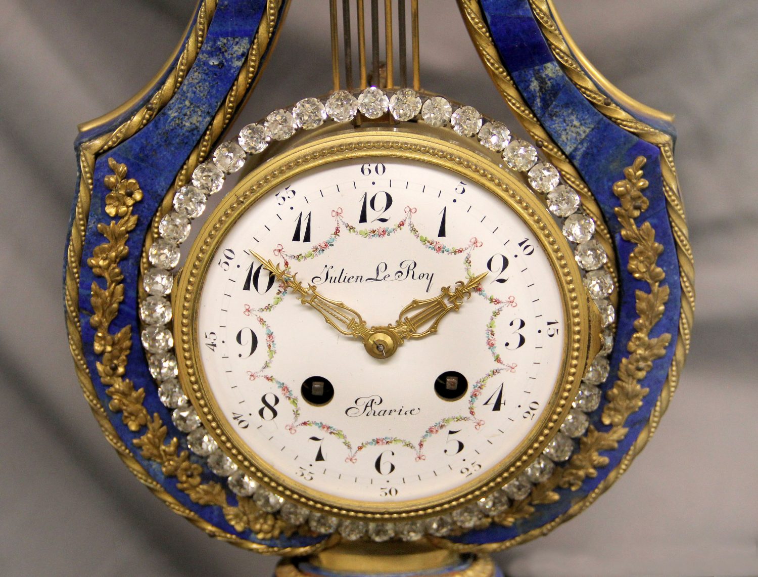 A Louis-Philippe gilt-bronze and crystal-cut mantel clock, circa 1840, Pendule en cristal taillé et bronze doré d'époque Louis-Philippe, vers 1840, Design 17/20: Furniture and Works of Art, 2023