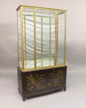 A Fine Late 19th Century Transitional Style Gilt Bronze and Lacquer Vitrine Cabinet